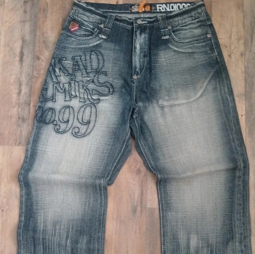 Akademiks Men's Faded Blue Relaxed Jeans